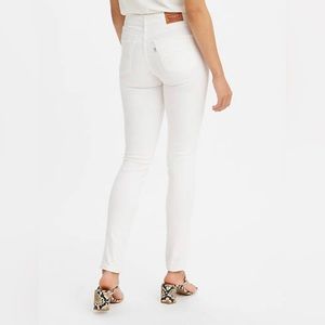 Levi’s slimming/shaping skinny jeans in white